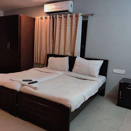 Capital O 44354 Jubilee Banjara Suites Hyderabad Bagian luar foto