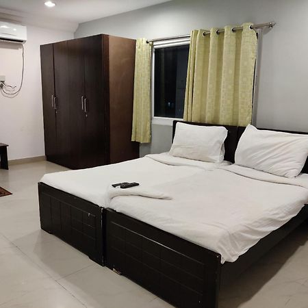 Capital O 44354 Jubilee Banjara Suites Hyderabad Bagian luar foto
