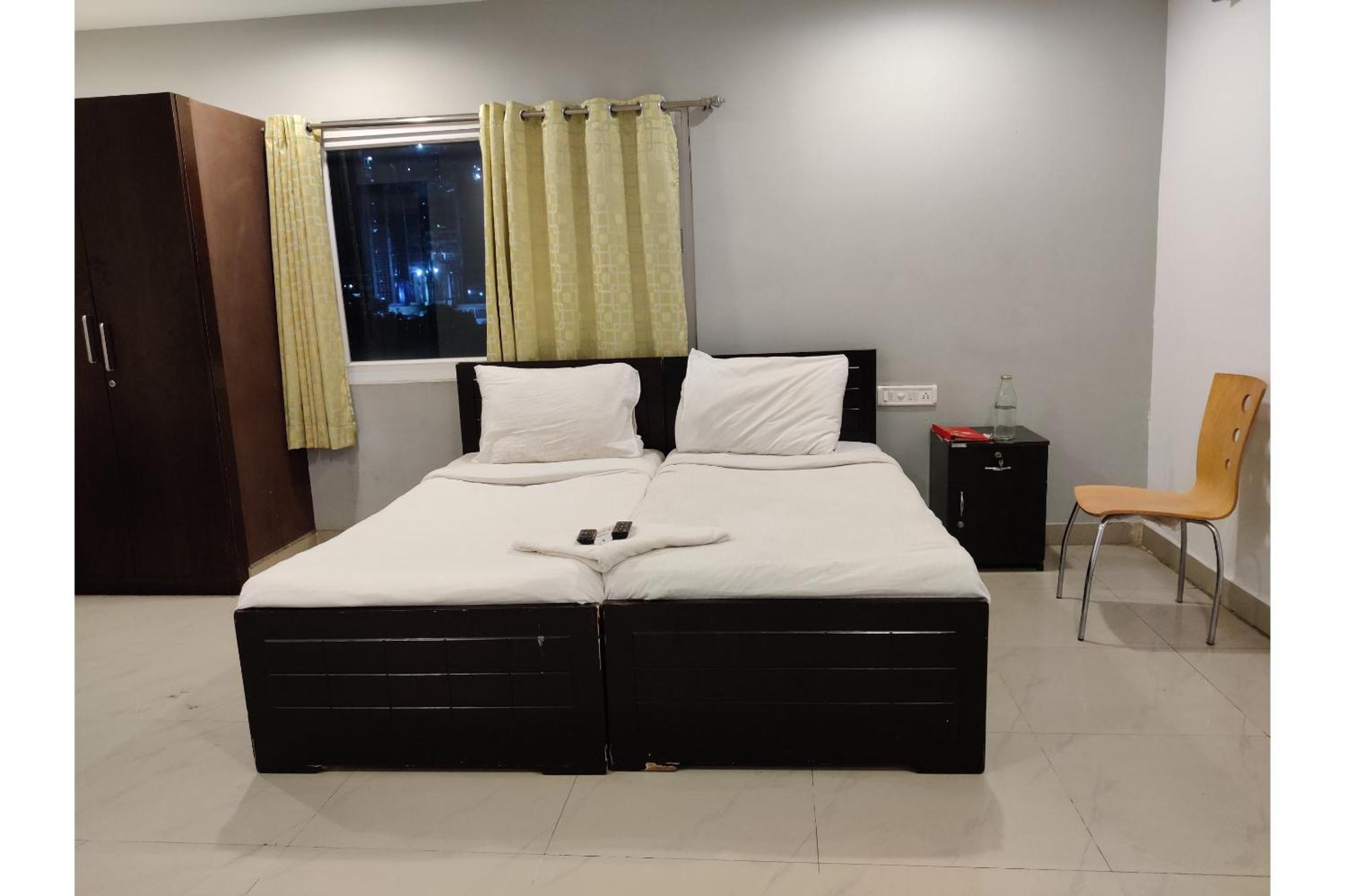 Capital O 44354 Jubilee Banjara Suites Hyderabad Bagian luar foto