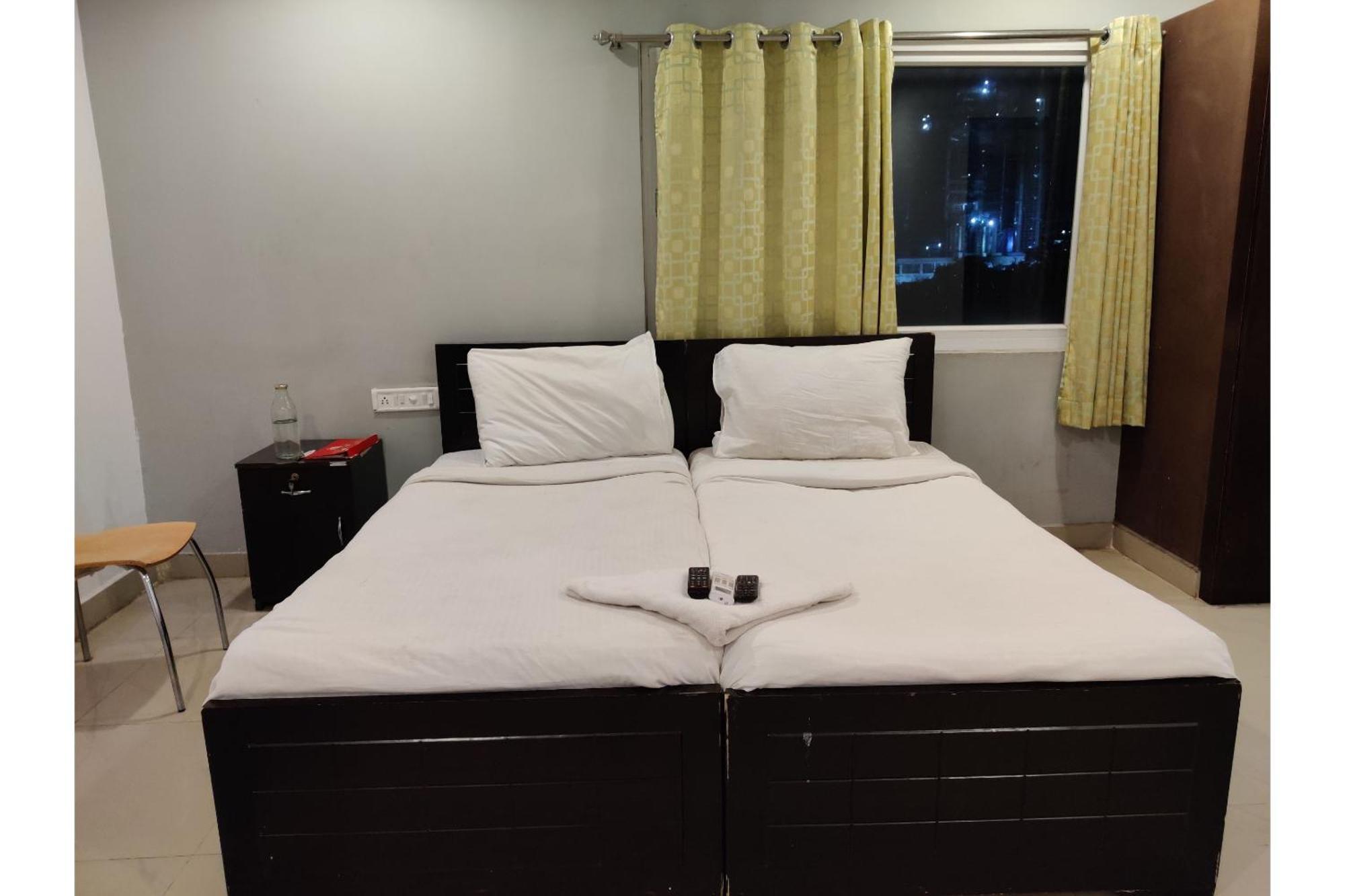 Capital O 44354 Jubilee Banjara Suites Hyderabad Bagian luar foto