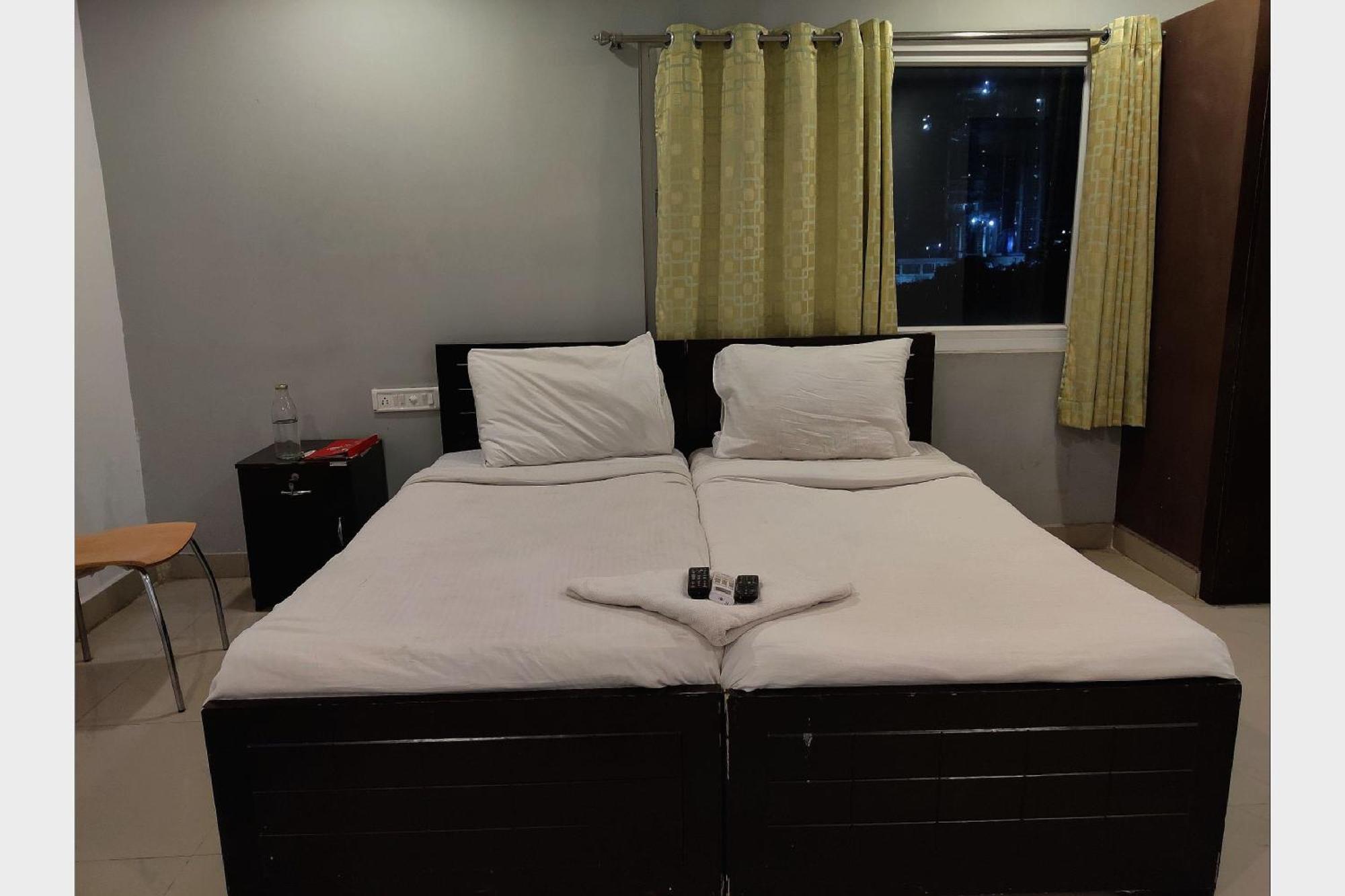 Capital O 44354 Jubilee Banjara Suites Hyderabad Bagian luar foto
